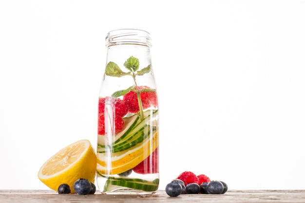 Foto gratuita ingredienti smoothie in un bicchiere