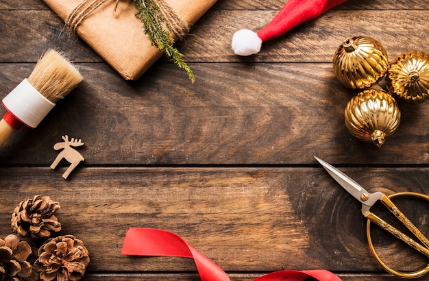 Snags, present box, brush and ornament balls