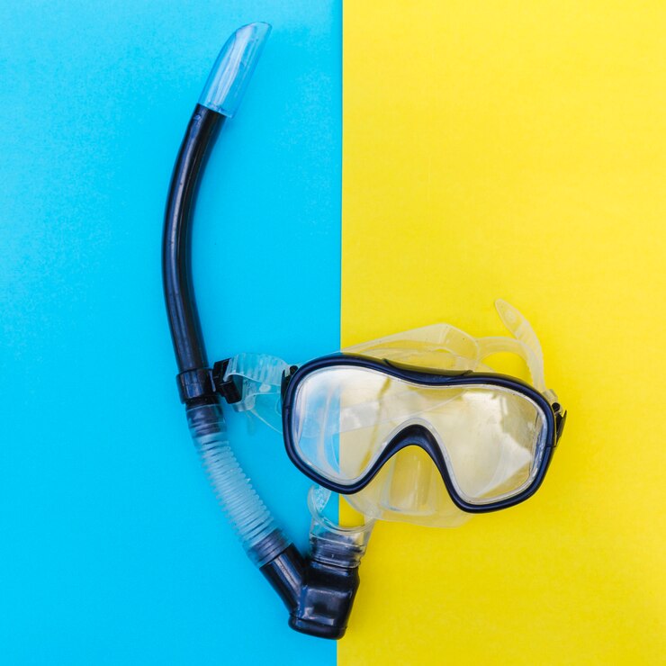 Free Photo snorkel mask in close-up