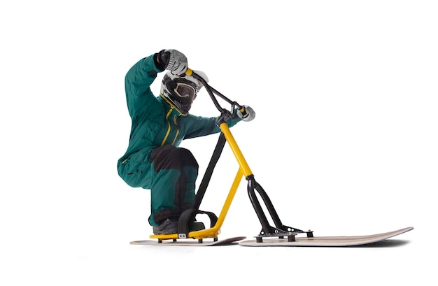 Бесплатное фото Снежный скутер снежный велосипед экстремальные зимние виды спорта