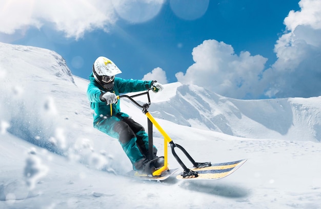 Снежный скутер Снежный велосипед Экстремальные зимние виды спорта