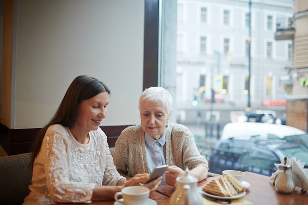 Social grannies