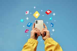 Foto gratuita concetto di social media con smartphone