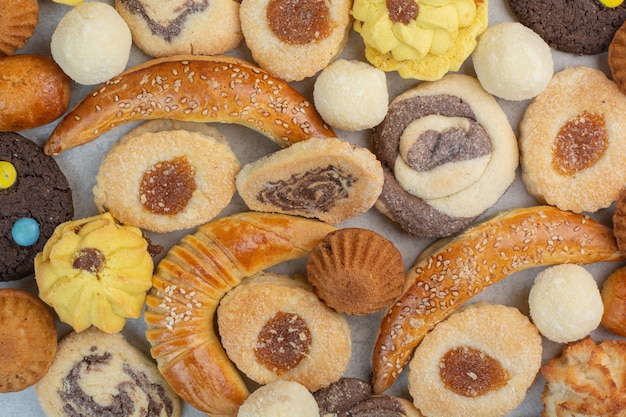 Free photo some of fresh delicious cookies on white table.