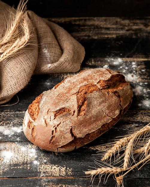 Free photo sourdough bread on table