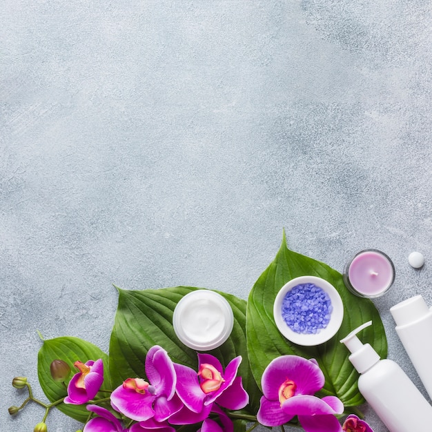 Free photo spa still life with beauty products