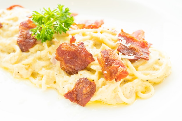 Free photo spaghetti carbonara