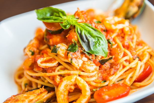 Морепродукты спагетти