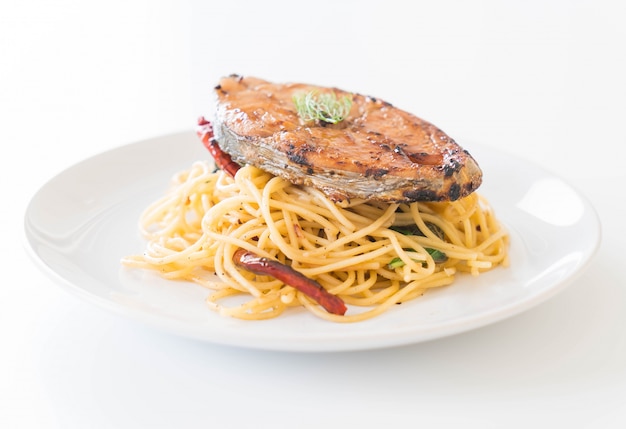 spaghetti with grilled mackerel