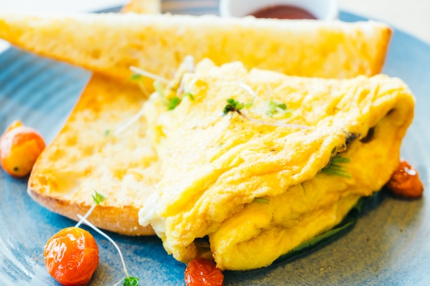 Spanich omelet in plate