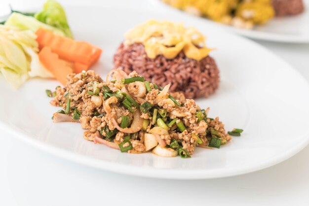 Spicy minced pork salad with berry rice