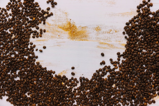 Spilling coffee grains
