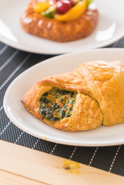 spinach croissant