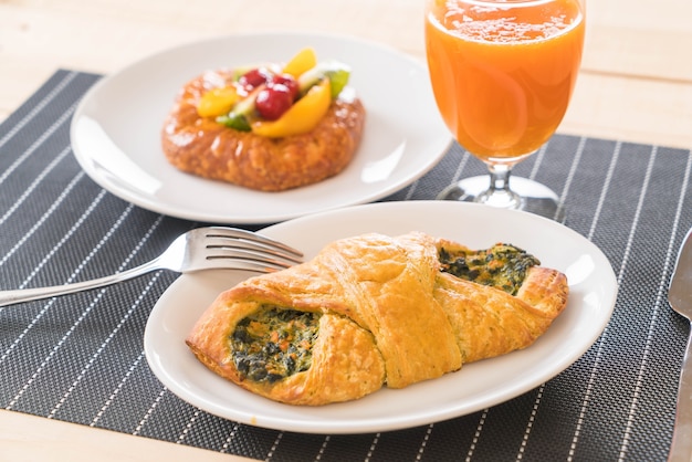 spinach croissant