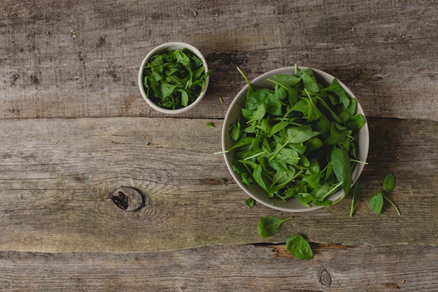 Spinaci sul tavolo