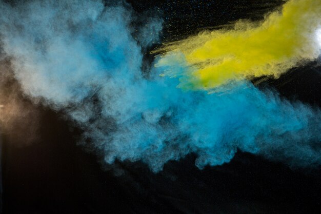 Splashing of color powder