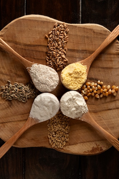 Free photo spoons for ingredients full of flour