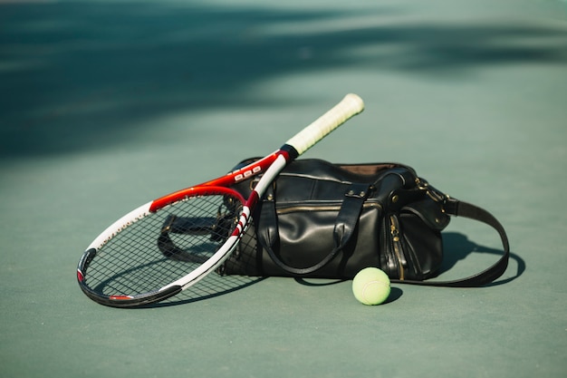 Sportive equipment on the tennis field