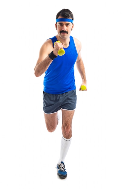 Free photo sportman running with weightlifting