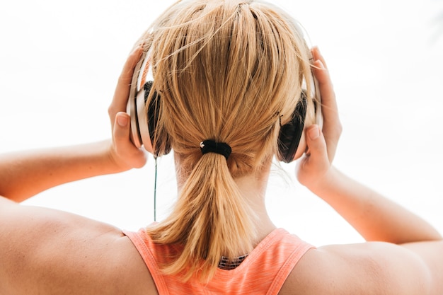 Sporty woman with headphones