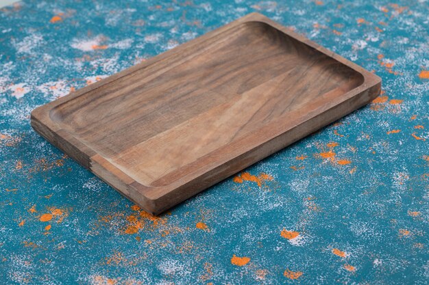 Square cutting board made from oak tree