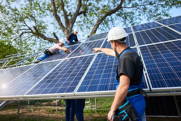 독립형 태양광 패널 시스템 설치, 재생 가능한 녹색 에너지