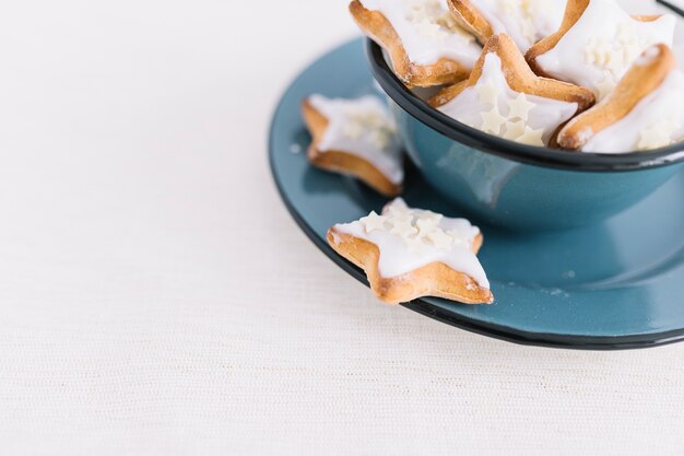 Star cookies in bowl