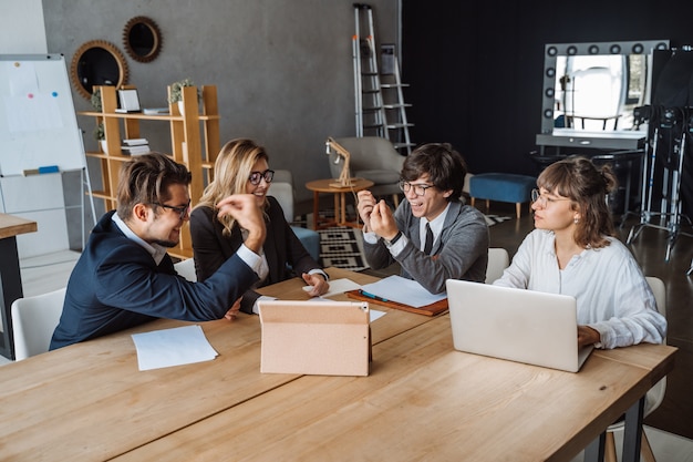 Free photo startup diversity teamwork brainstorming meeting concept. people planning.