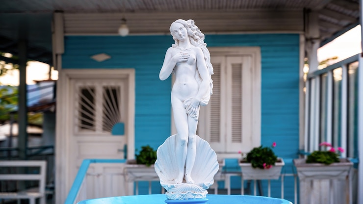 Free Photo statuette of aphrodite made of white stone