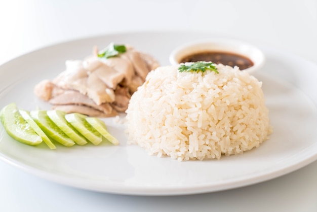 Free photo steamed chicken with rice