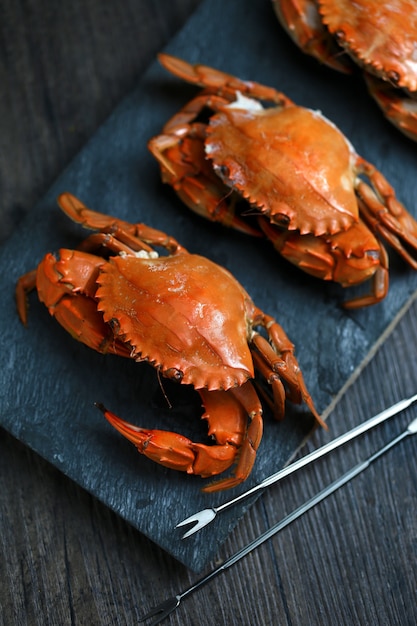 Free photo steamed crabs