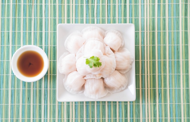 蒸しエビ餃子