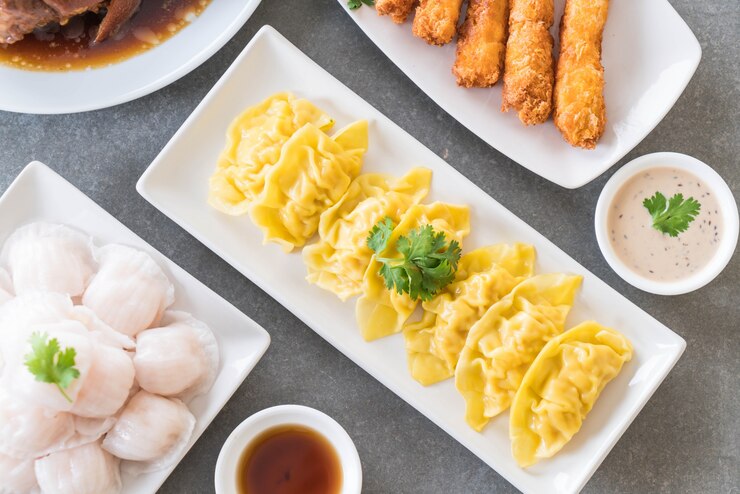 Free Photo steamed shrimp dumplings dim sum