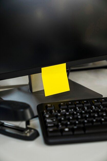 Sticky note on computer