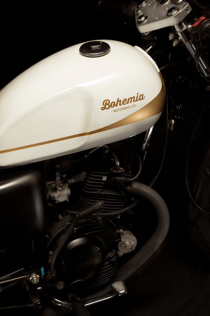 無料Photo カフェレーサー風バイクの静物