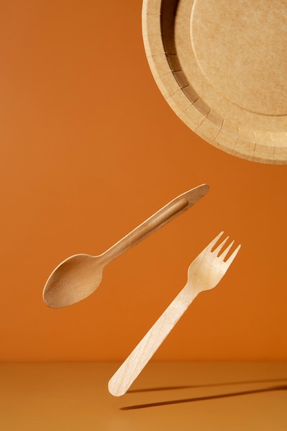 Free photo still life of cardboard organic dinnerware