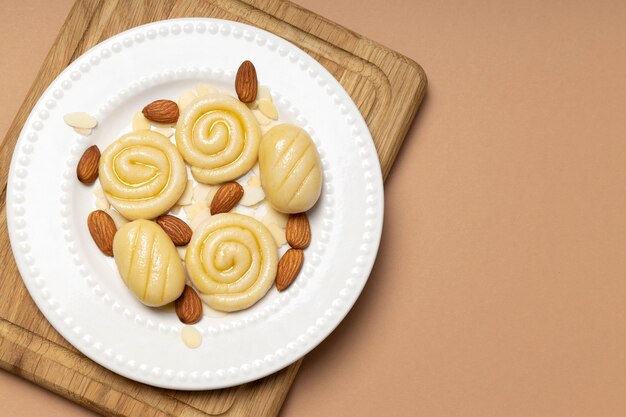 Free photo still life of delicious marzipan dessert