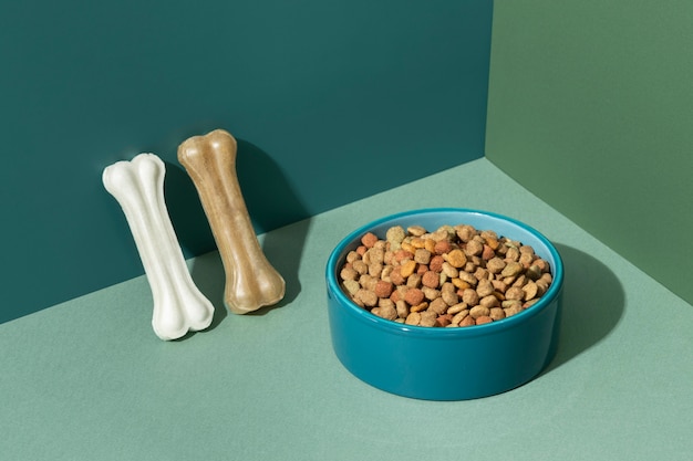 Free photo still life pet food arrangement