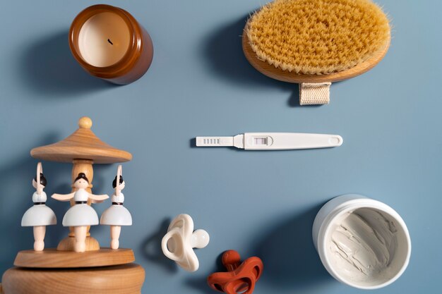 陽性の妊娠検査薬の静物画