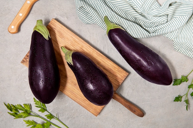 Free photo still life with delicious eggplant