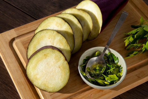 Free photo still life with delicious eggplant