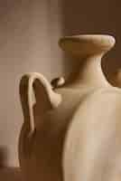 Бесплатное фото Натюрморт с современными вазами, мягкая эстетика
