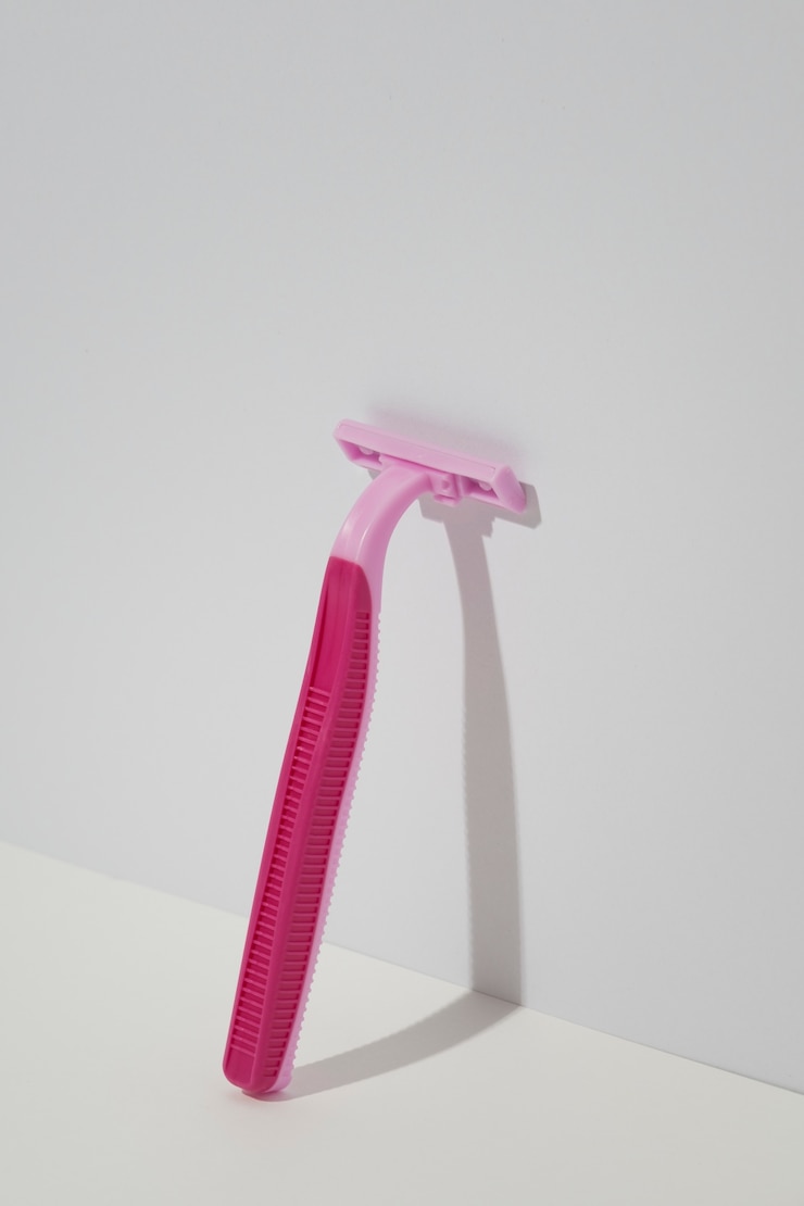 Free Photo still life with razor blade