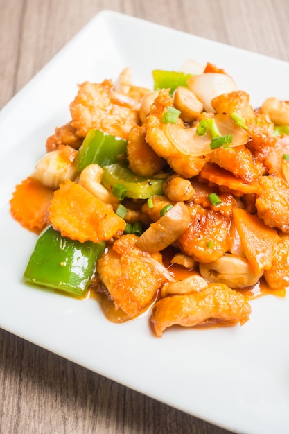 Stir-fried Chicken with cashew nuts