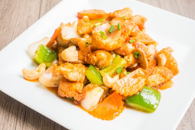 Stir-fried Chicken with cashew nuts