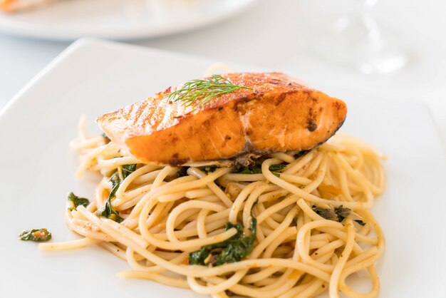 stir-fried spicy spaghetti with salmon