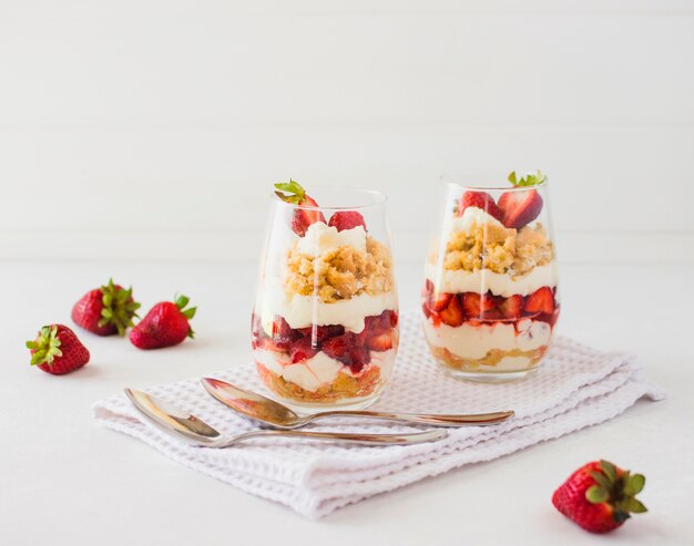 Strawberries layer dessert