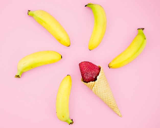 Strawberry in cornet and bananas