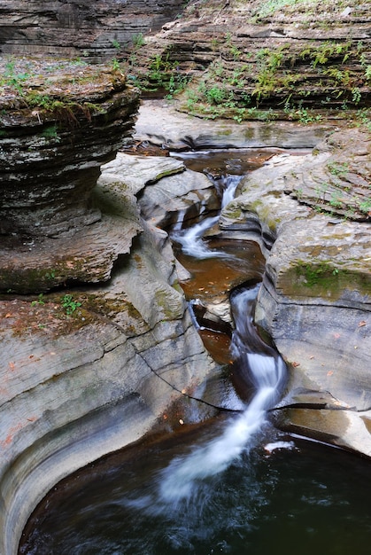 Flusso sulle rocce