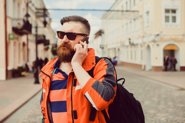 Foto gratuita strada con persone stile di vita urbano